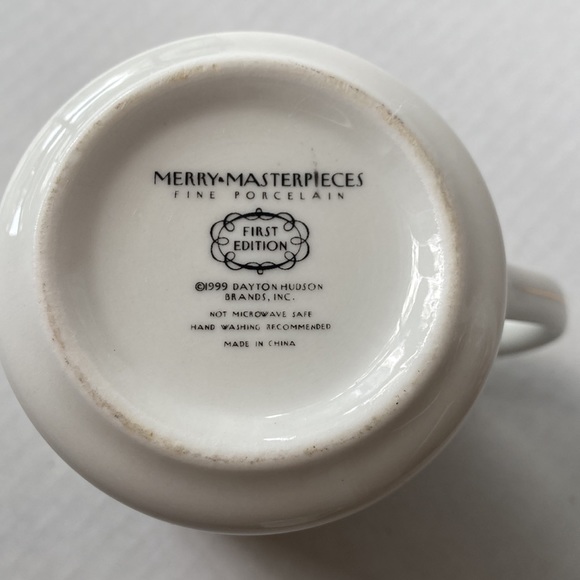 Merry Masterpieces Statue of Liberty Christmas mug - Picture 4 of 6